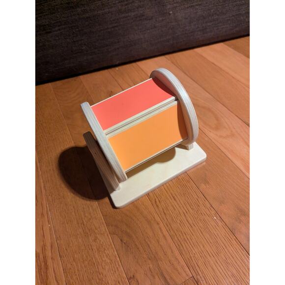 Lovevery Toy Spinning Rainbow Wheel Montessori Toy Color - Picture 2 of 4